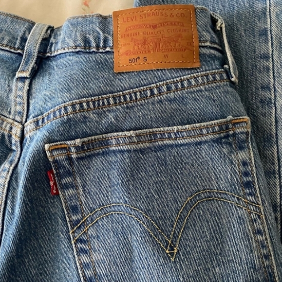 LEVI'S 501 Premium Nibbled Hem High Rise Jeans - Picture 5 of 13